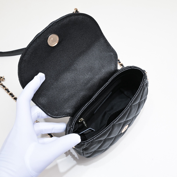 シャネルバッグ着用イメージ